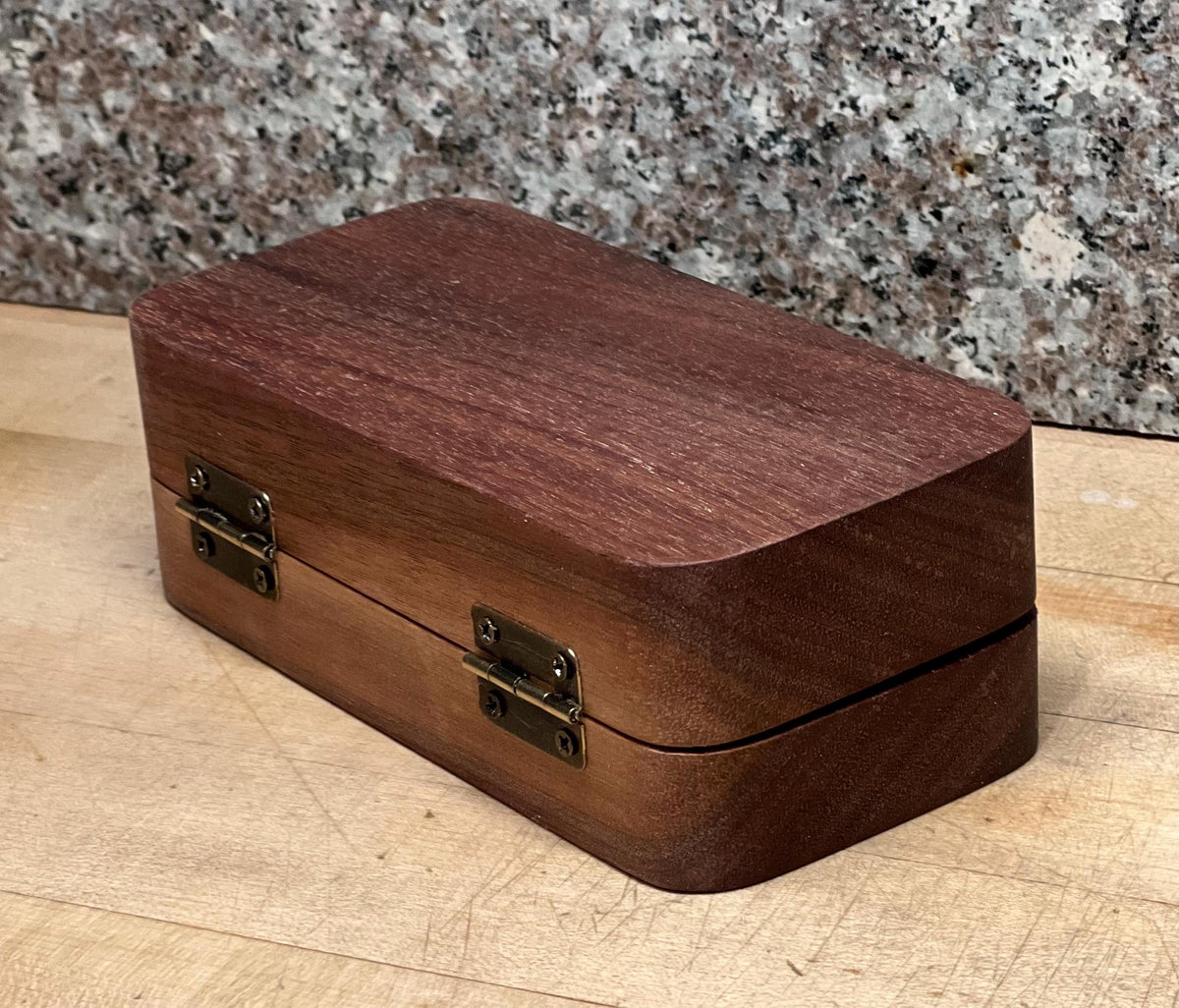 Small keepsake heirloom box/ jewelry box