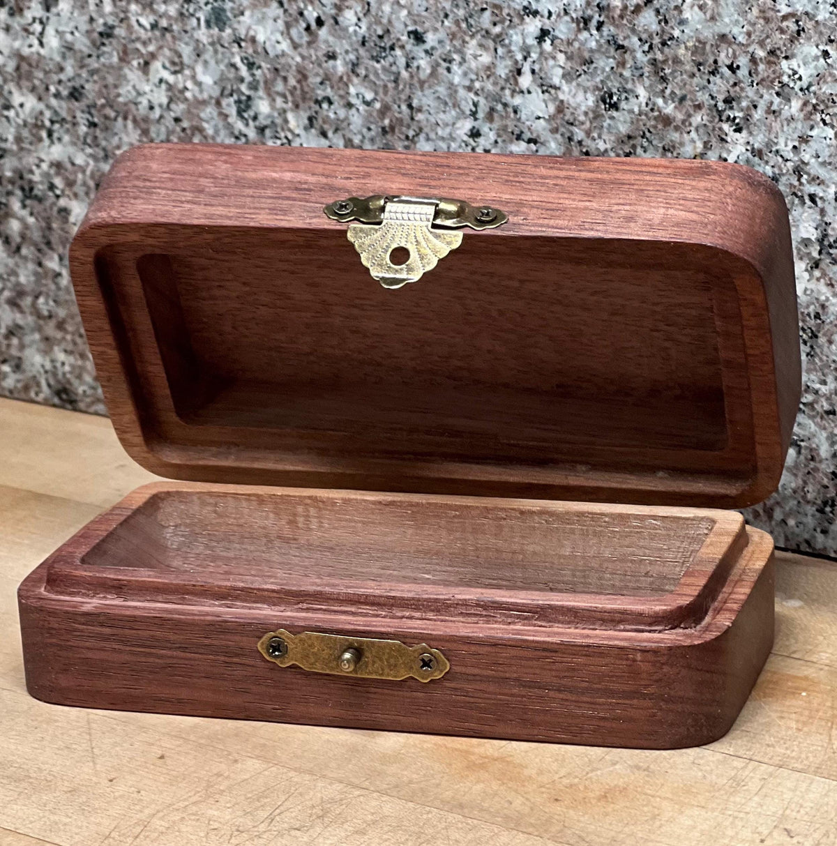 Small keepsake heirloom box/ jewelry box